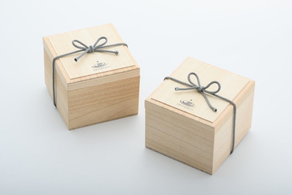 It comes in a luxurious paulownia wood box.